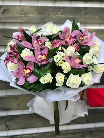 Букет цветов из: Розы и Хризантемы в Кощеево