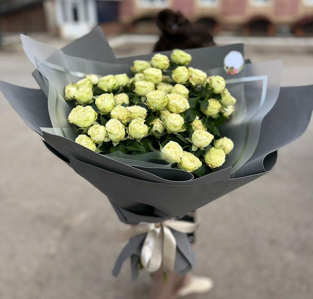 Белые кустовые розы Солинеро в Кощеево Букет Белые кустовые розы Солинеро в Кощеево