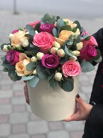 Цветочная композиция из Розы в шляпной коробке в Кощеево