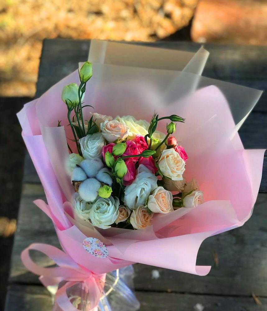 Букет цветов из: Розы и Лизиантусы в Кощеево