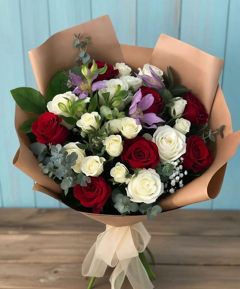 Букет цветов из: Розы и Альстромерии в Кощеево