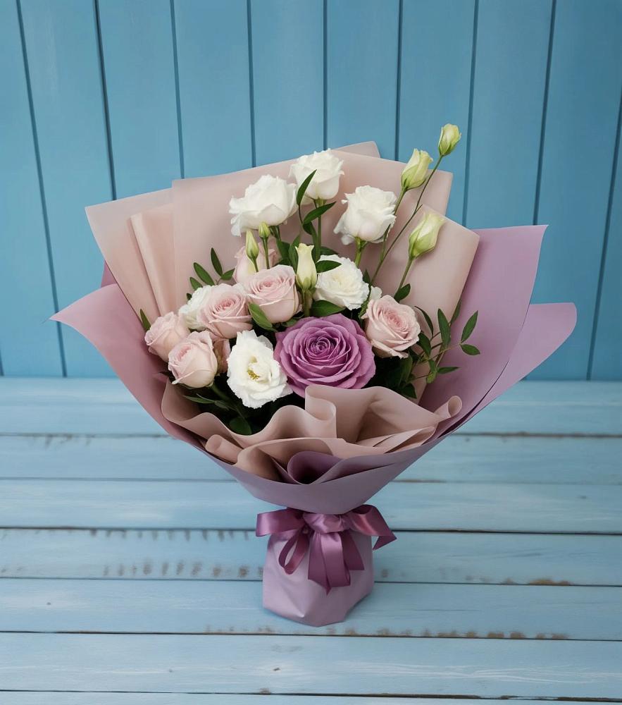 Букет цветов из: Розы и Лизиантусы в Кощеево